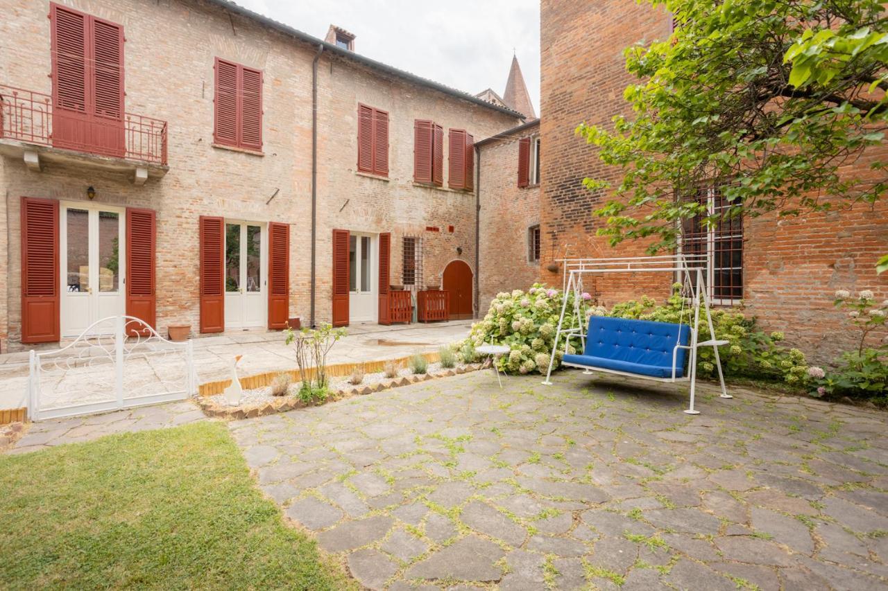 Palazzo Sabbioni Suite Del Conte Elegant Suite In Old Monastery City Center 페라라 외부 사진