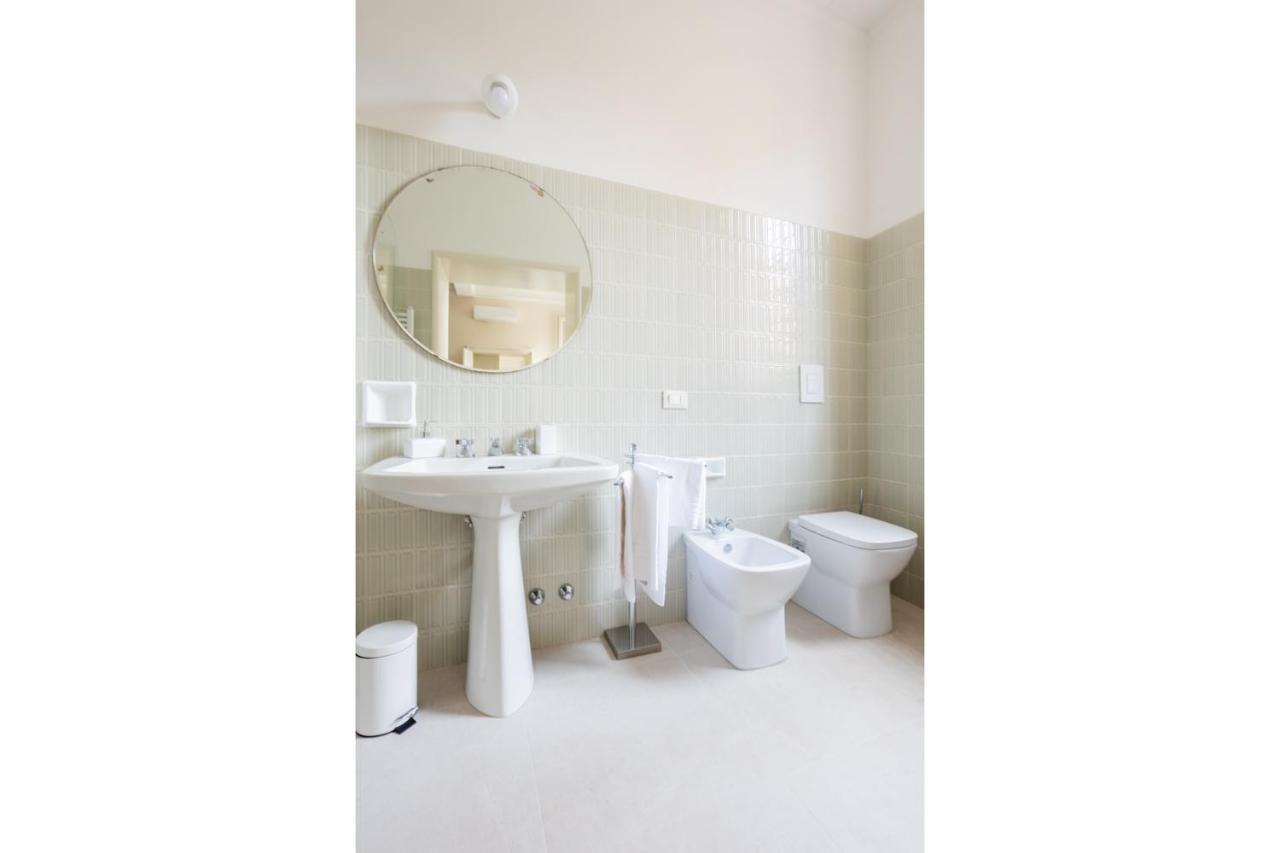 Palazzo Sabbioni Suite Del Conte Elegant Suite In Old Monastery City Center 페라라 외부 사진