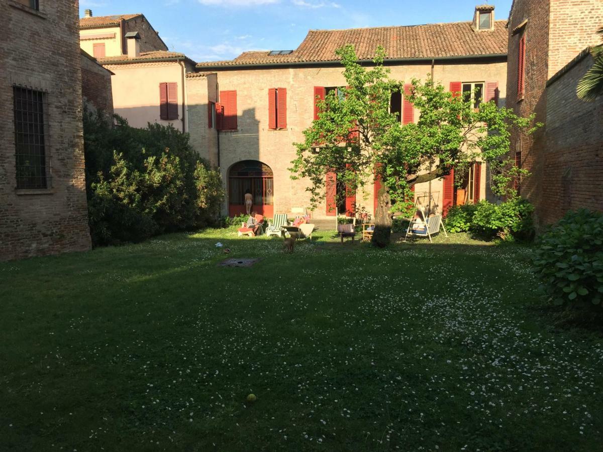Palazzo Sabbioni Suite Del Conte Elegant Suite In Old Monastery City Center 페라라 외부 사진